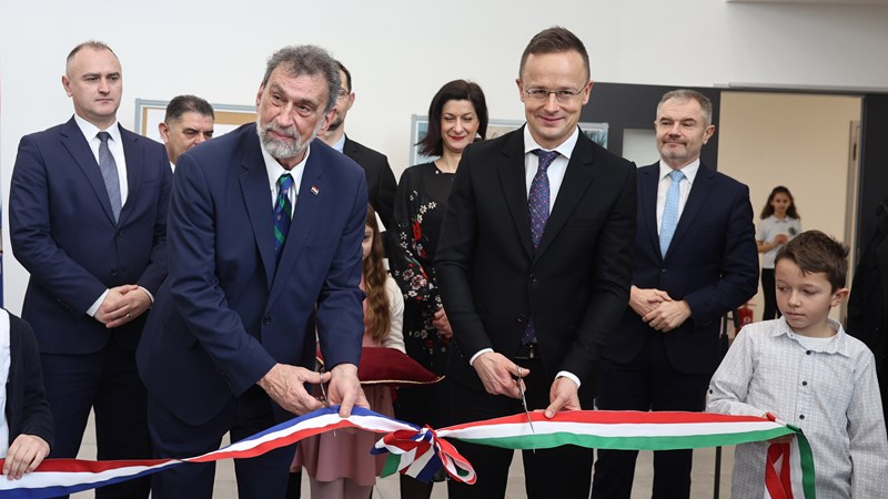 Hungarian and Croatian ministers opens Petrinja school built with Hungarian donation
